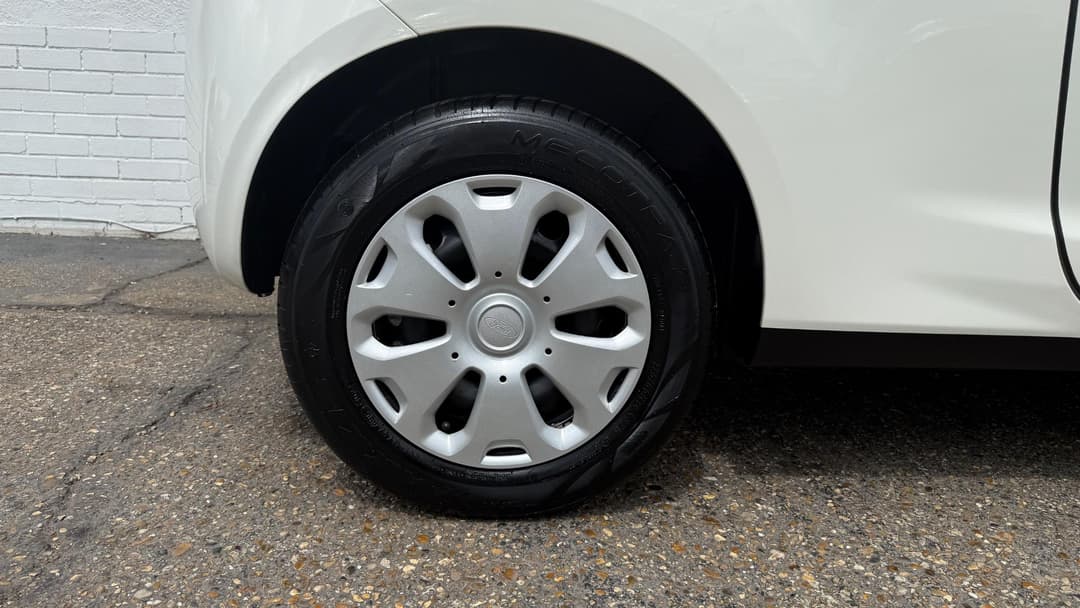Car Image 19