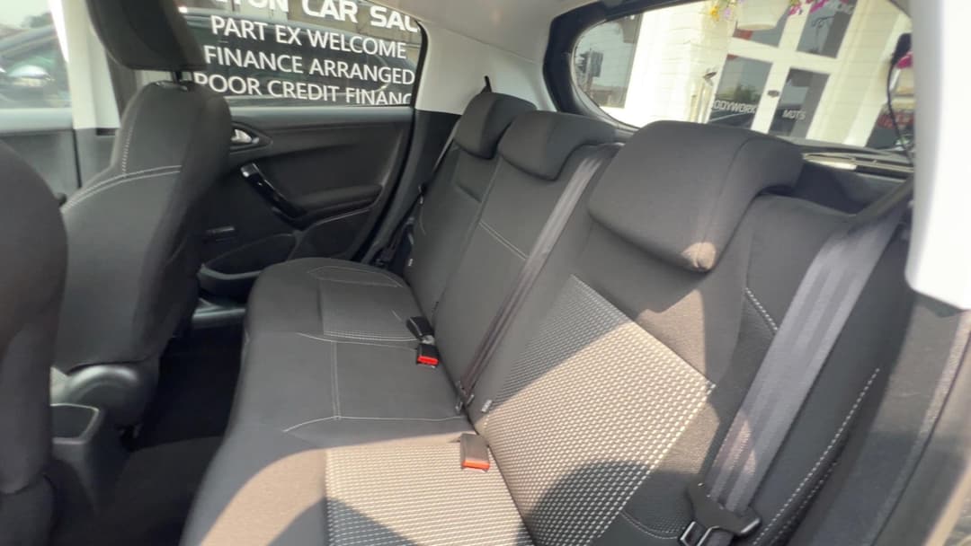 Car Image 17