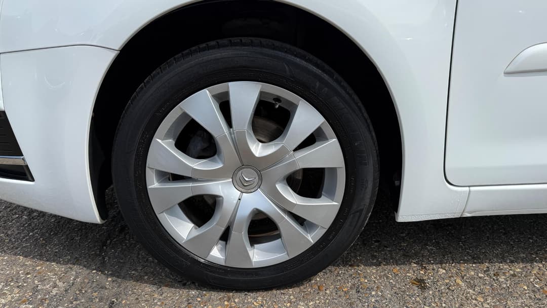 Car Image 20