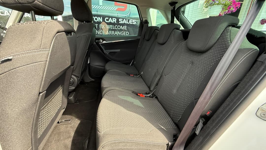 Car Image 17