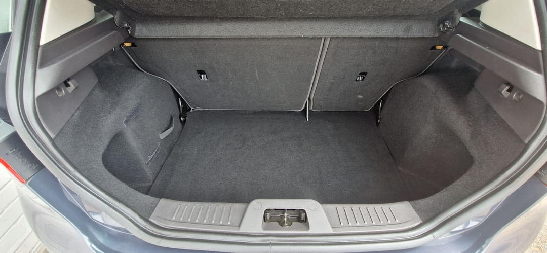 Car Image 12