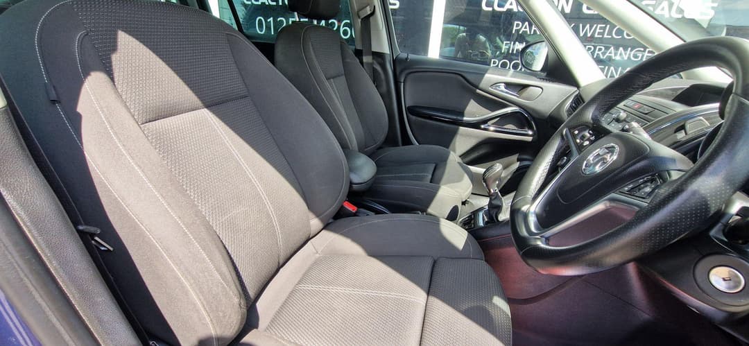 Car Image 10