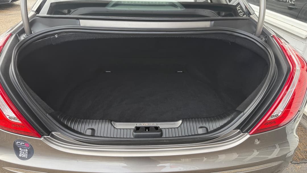 Car Image 14