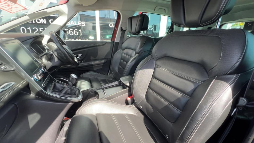 Car Image 16