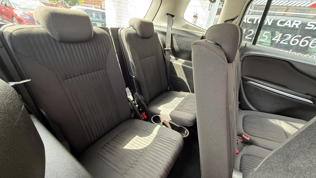 Car Image 13