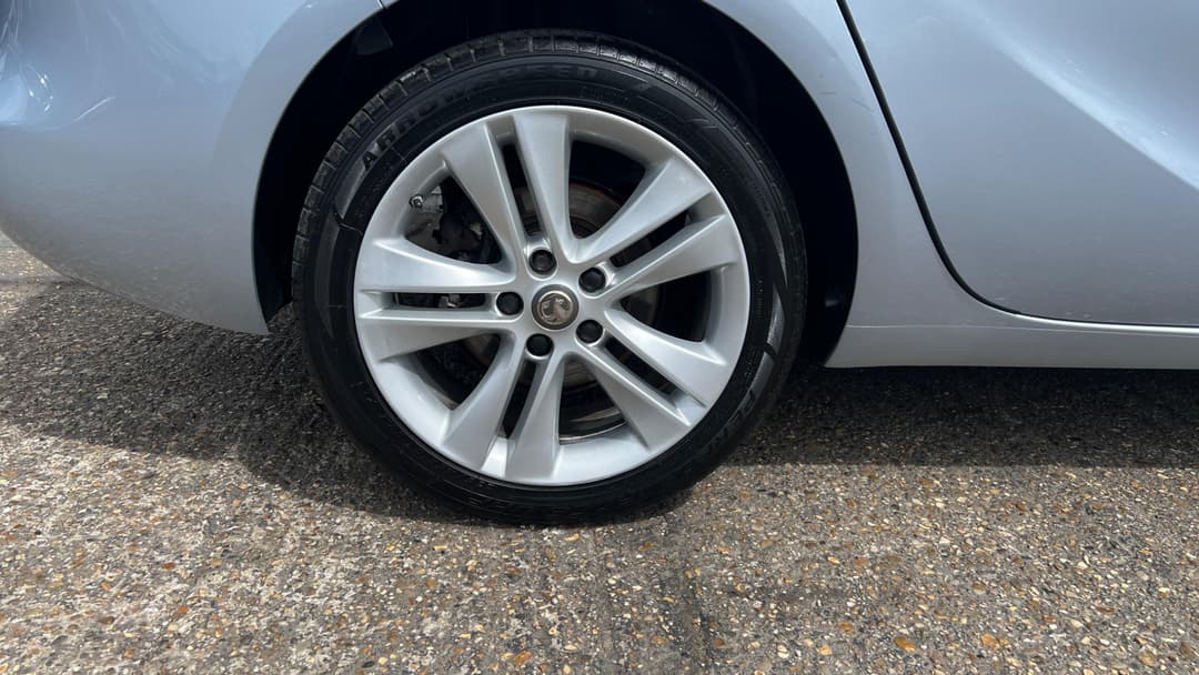Car Image 24