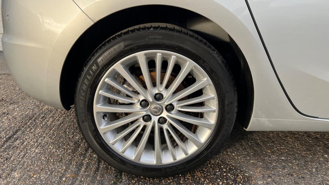 Car Image 22