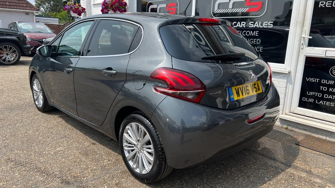 Car Image 5