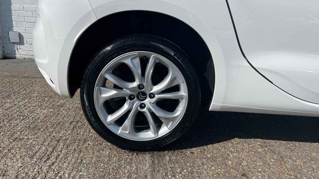 Car Image 21