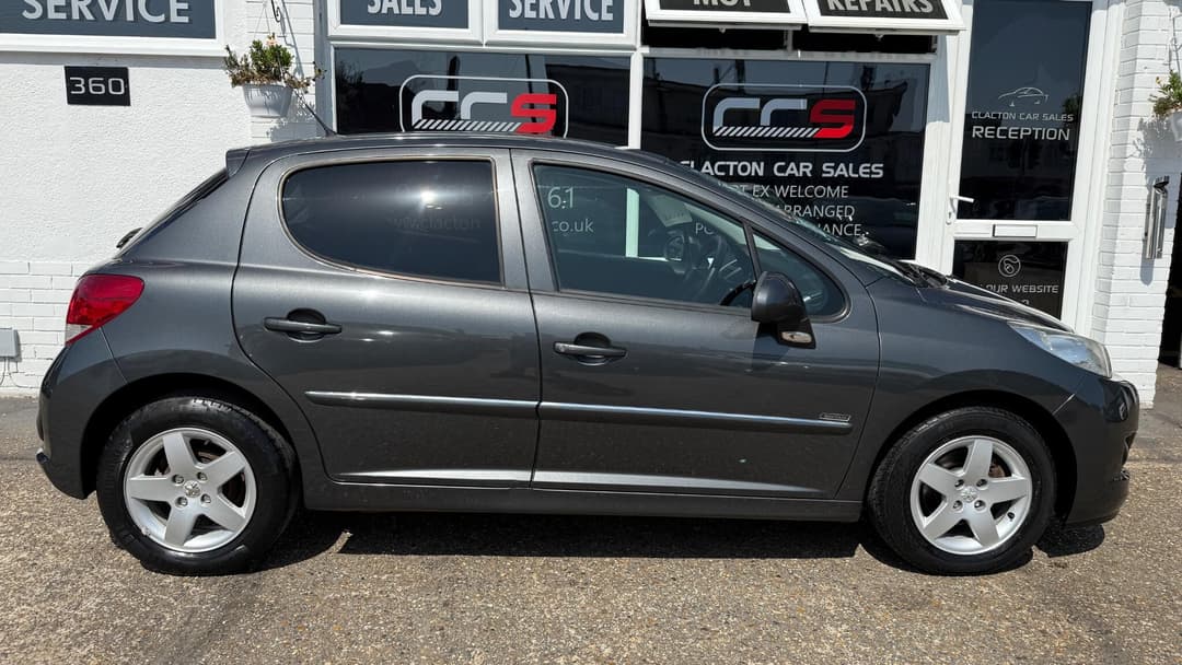 Car Image 8