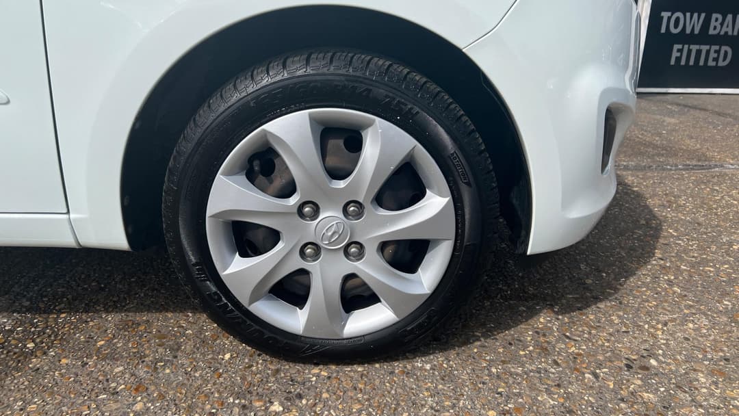 Car Image 22
