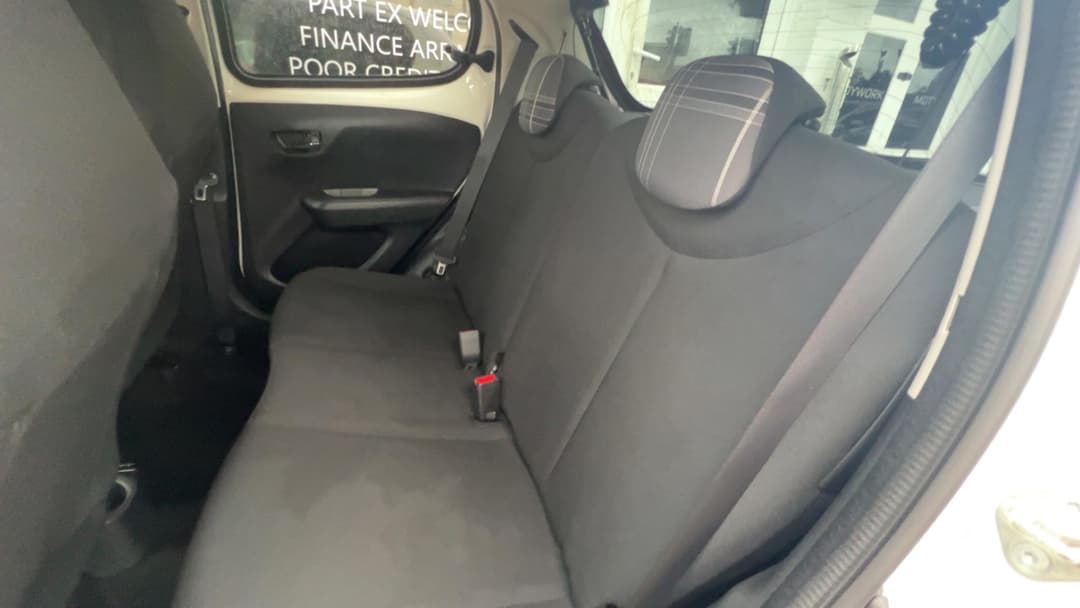 Car Image 17