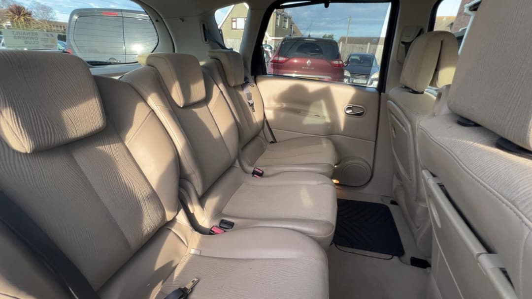 Car Image 12