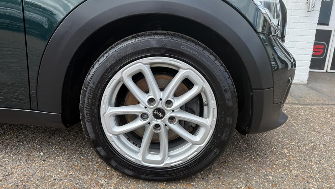 Car Image 19
