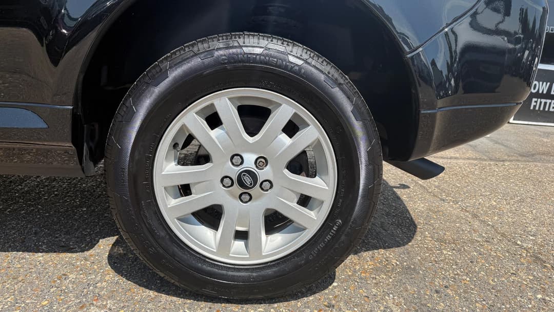 Car Image 19