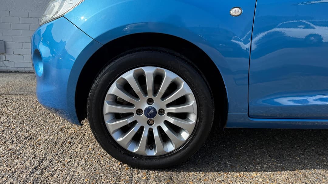 Car Image 18