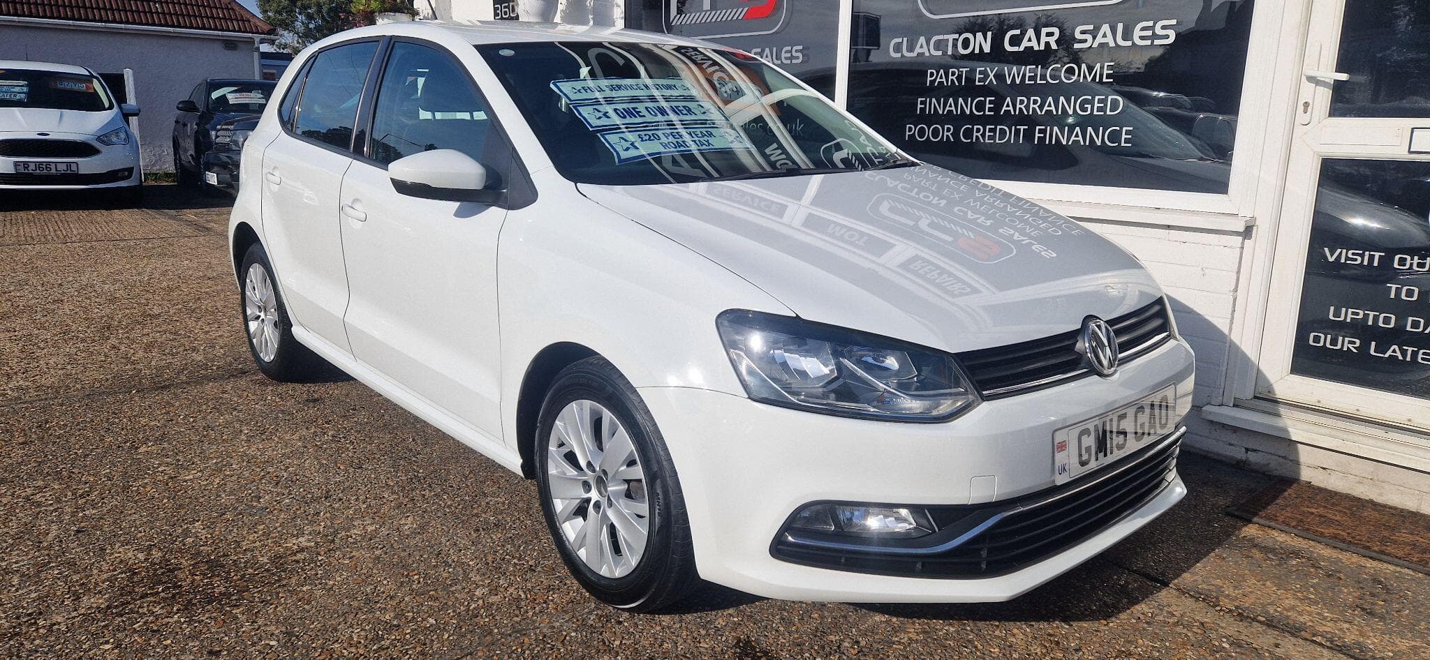 2015 Volkswagen Polo - Image 1