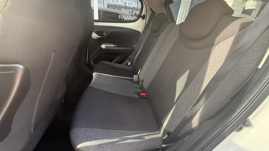 Car Image 17