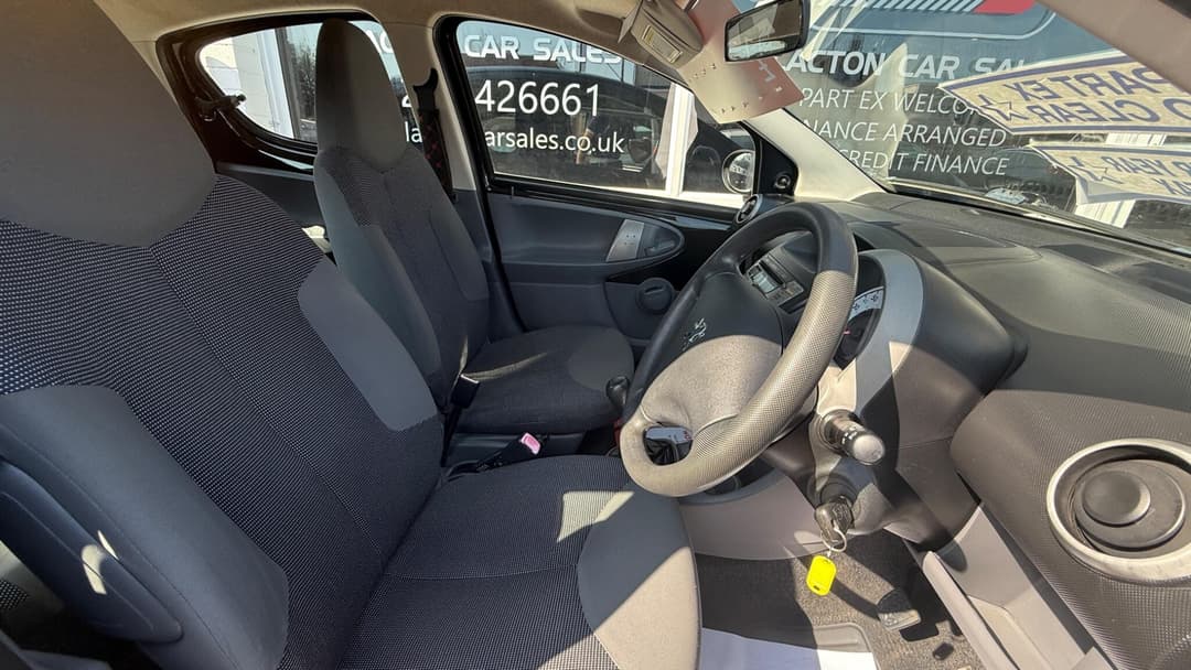 Car Image 10