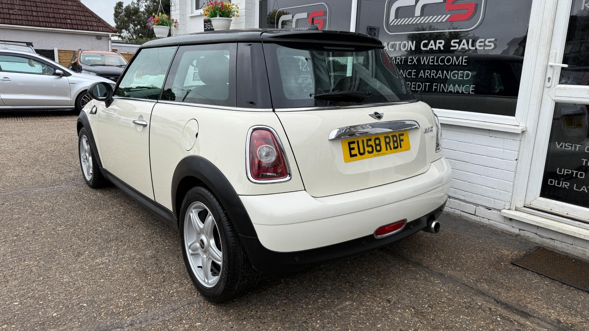 2009 MINI Hatch - Image 5