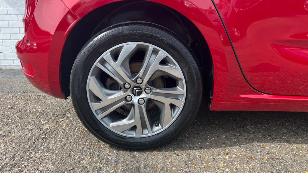 Car Image 21