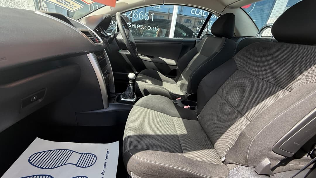 Car Image 14