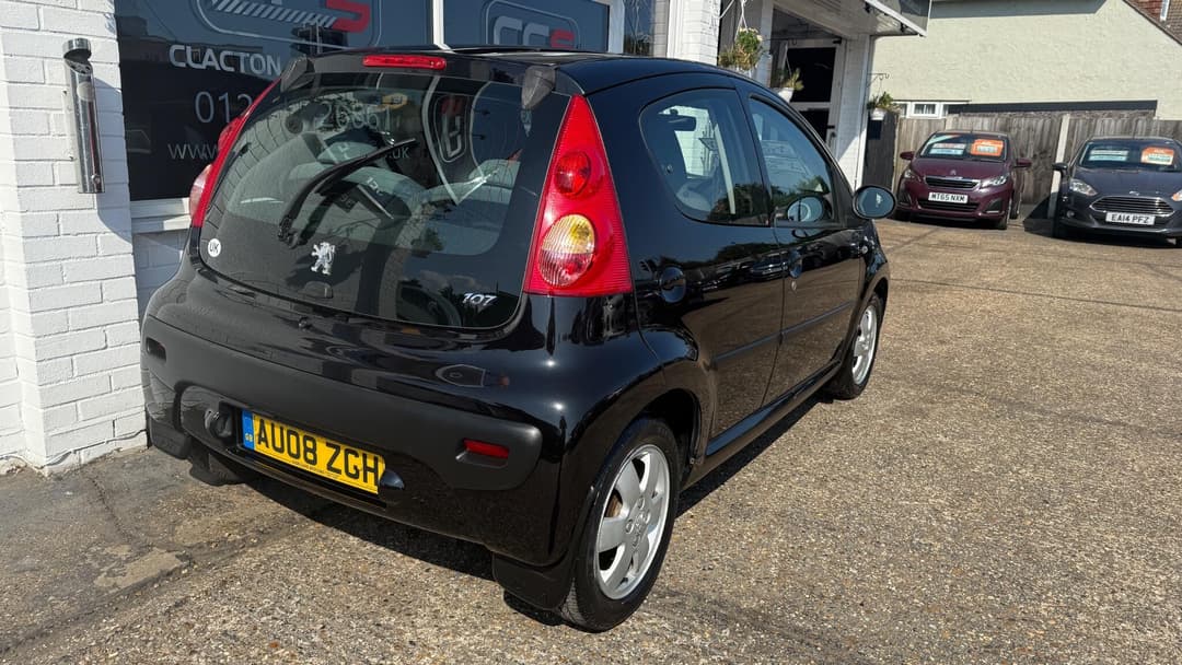 Car Image 7