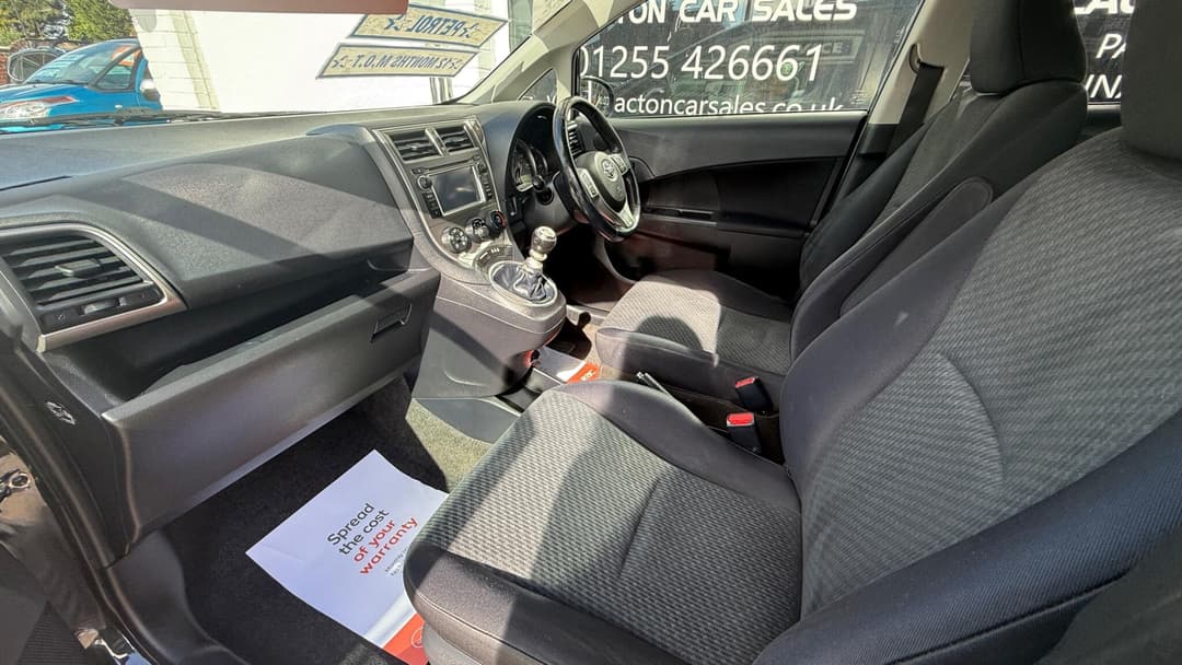 Car Image 14