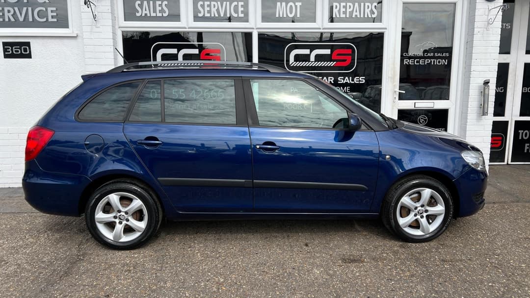 Car Image 8