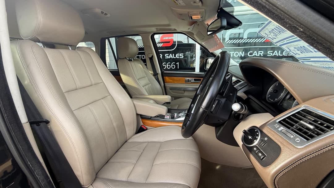 Car Image 10