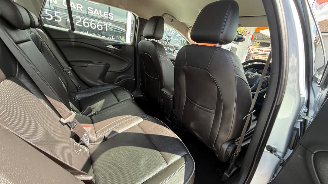 Car Image 11