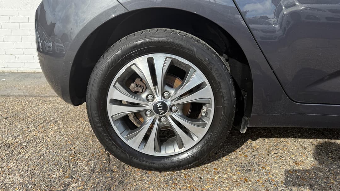Car Image 21