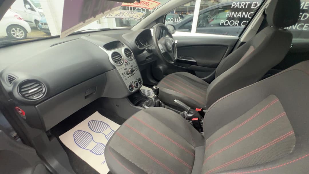 Car Image 16