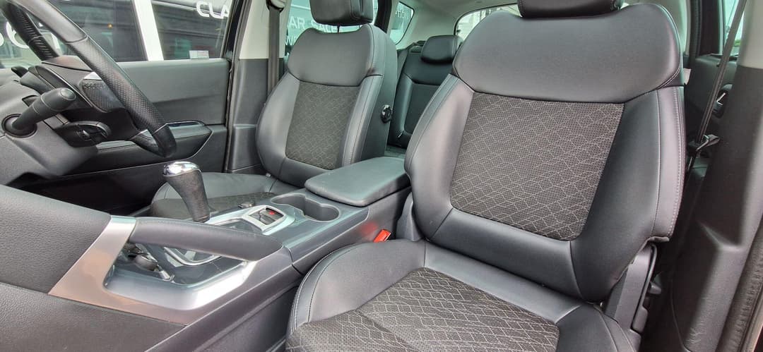 Car Image 16