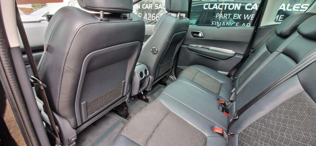 Car Image 18
