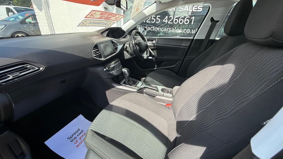 Car Image 16