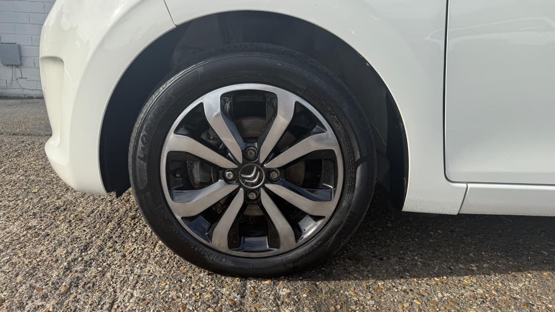 Car Image 20