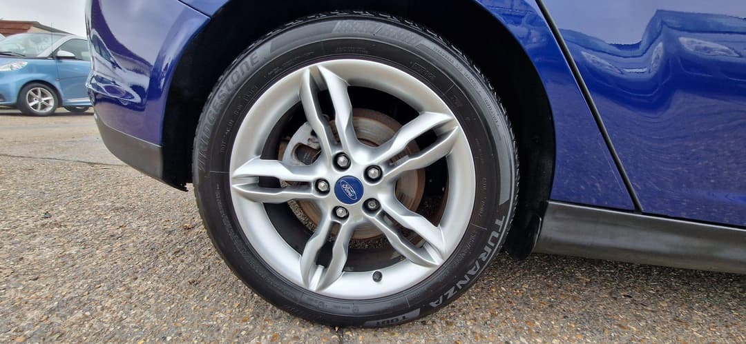 Car Image 21
