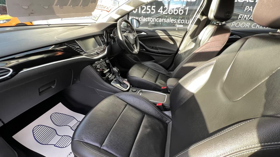 Car Image 16