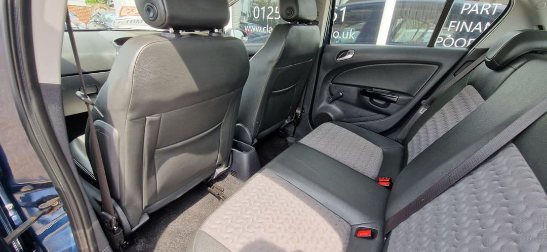 Car Image 18