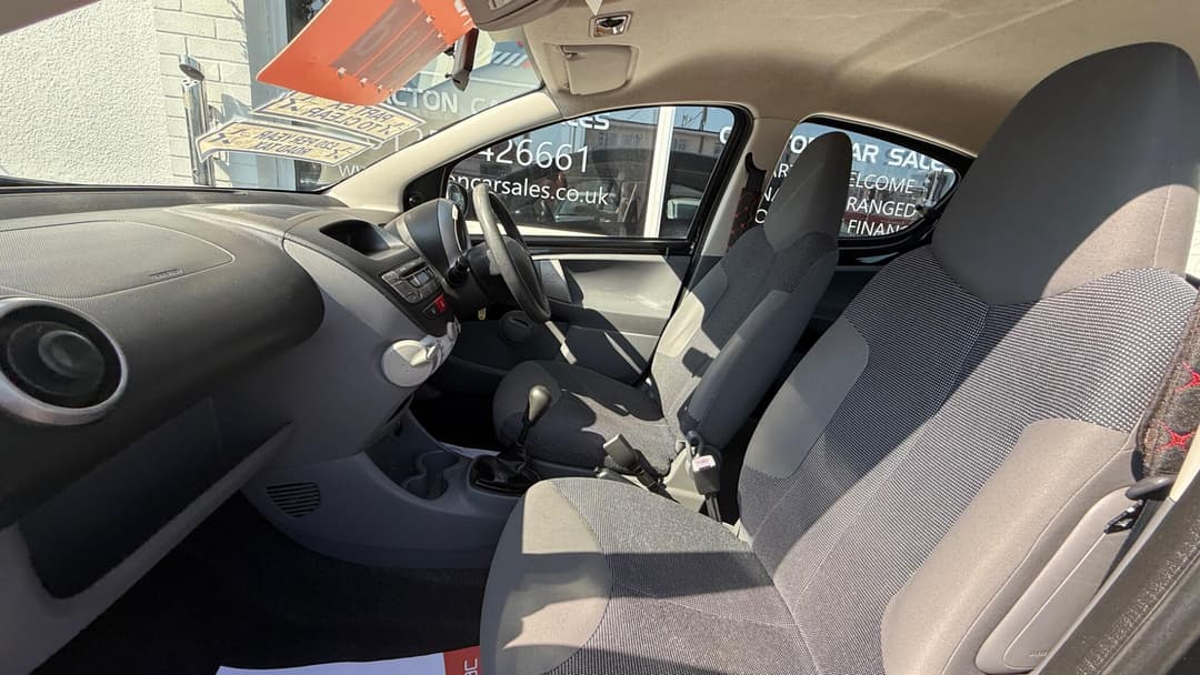 Car Image 15