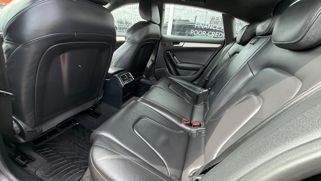 Car Image 18