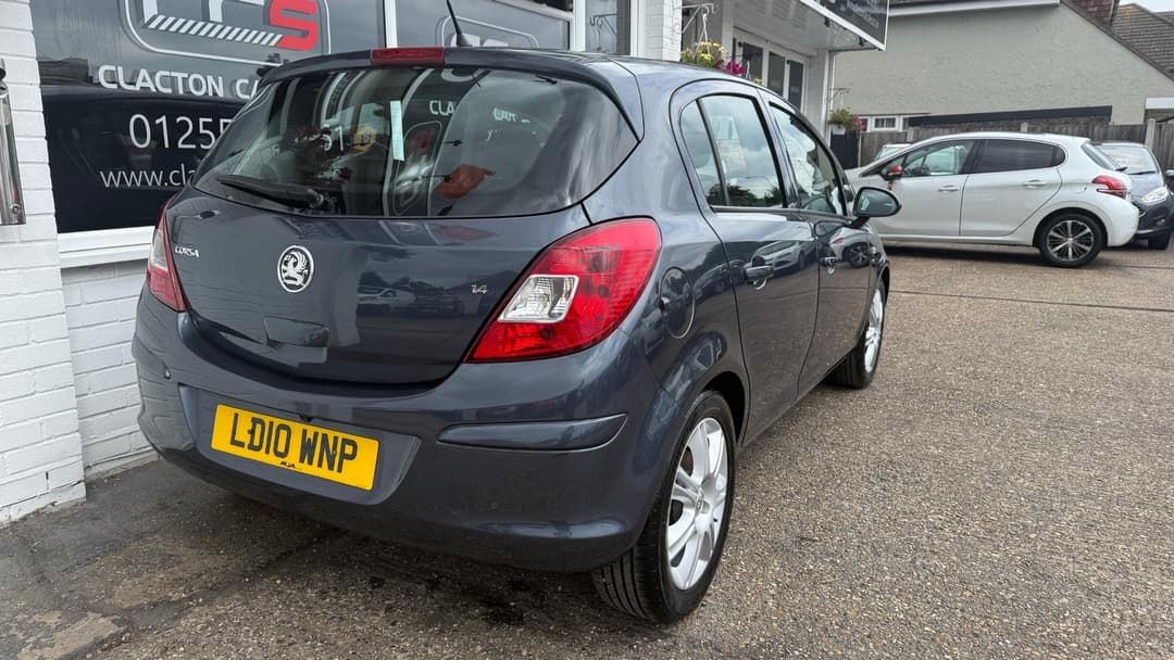 Car Image 7