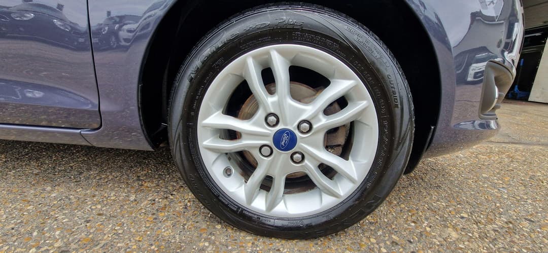 Car Image 19
