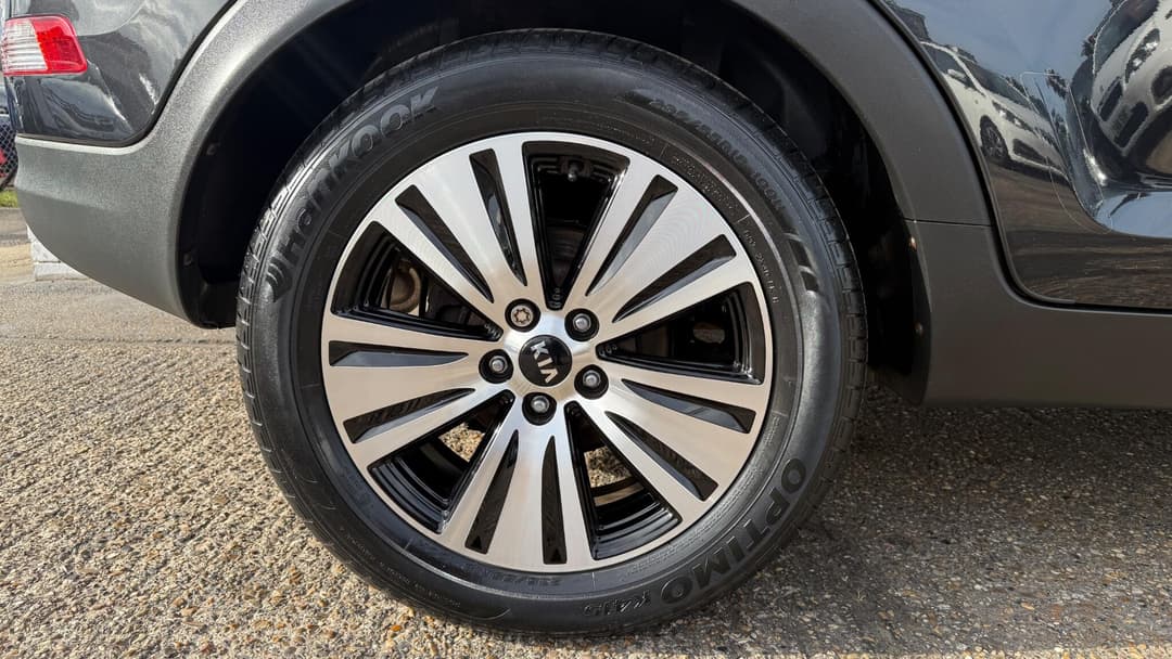 Car Image 21