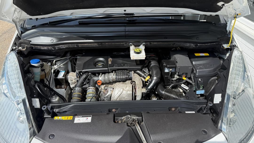 Car Image 13