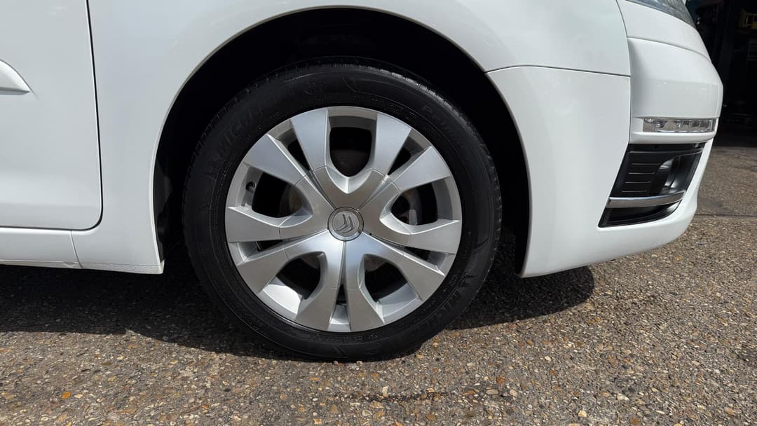 Car Image 22