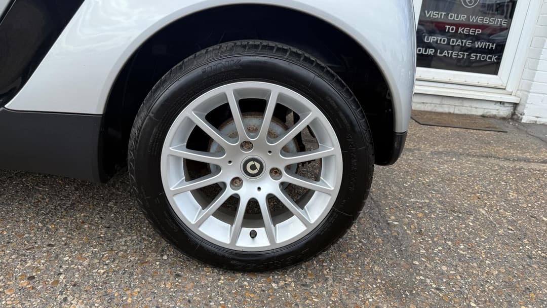 Car Image 14