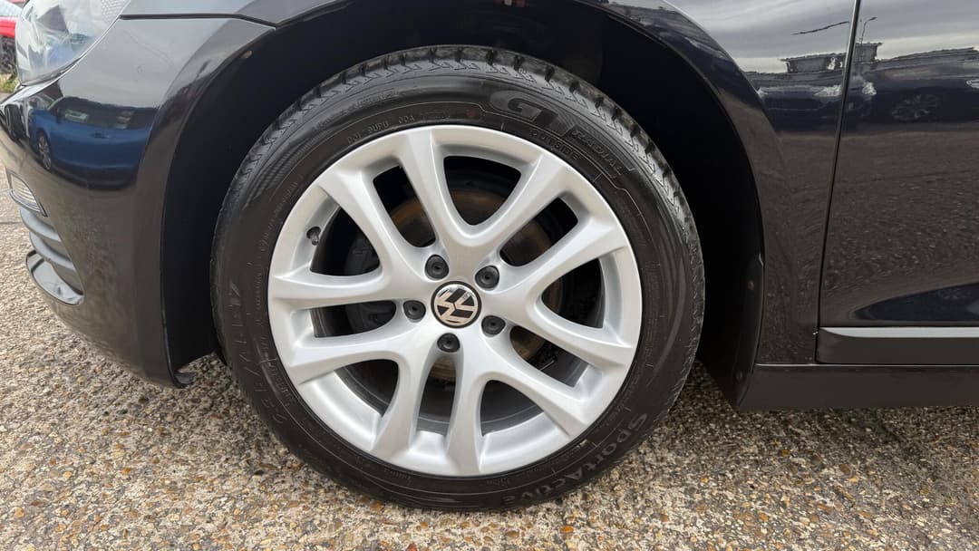 Car Image 19
