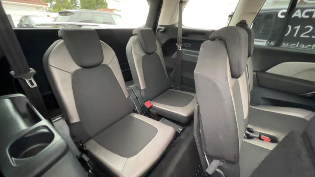 Car Image 13